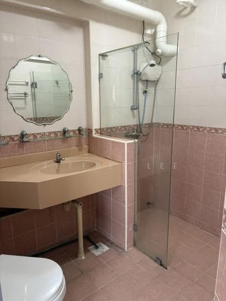 185 Jelebu Road, 185 Jelebu Road, 3 Bedrooms, 1,205 sqft, HDB Flat For Rent, by Jeffrey Lee, 500198944 - Bathroom - PropertyGuru.com.sg