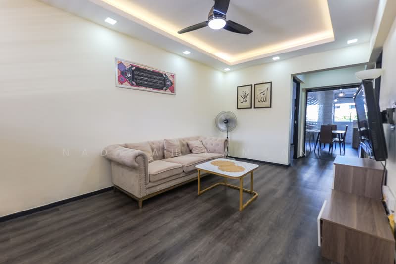 272 Tampines Street 22, 272 Tampines Street 22, 2 Bedrooms, 829 sqft, HDB Flat For Sale, by Nadiyah Kamsani, 500198952 - Living Room - PropertyGuru.com.sg