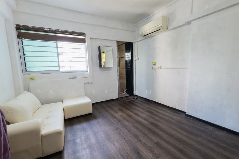 272 Tampines Street 22, 272 Tampines Street 22, 2 Bedrooms, 829 sqft, HDB Flat For Sale, by Nadiyah Kamsani, 500198952 - Living Room - PropertyGuru.com.sg