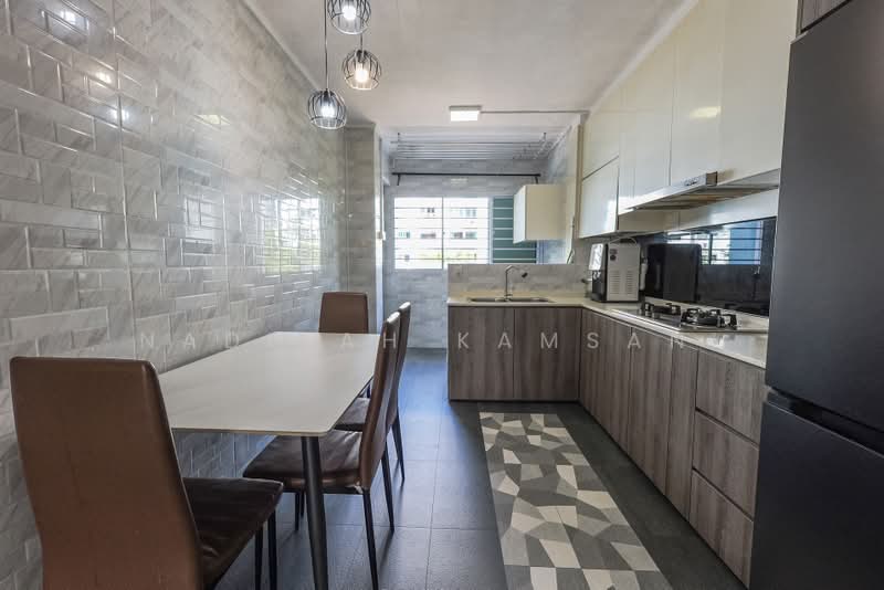 272 Tampines Street 22, 272 Tampines Street 22, 2 Bedrooms, 829 sqft, HDB Flat For Sale, by Nadiyah Kamsani, 500198952 - Kitchen - PropertyGuru.com.sg