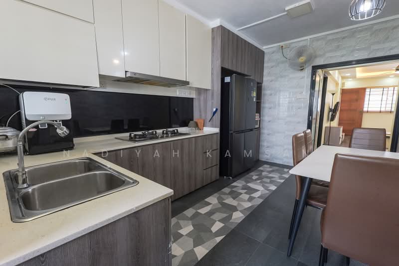 272 Tampines Street 22, 272 Tampines Street 22, 2 Bedrooms, 829 sqft, HDB Flat For Sale, by Nadiyah Kamsani, 500198952 - Kitchen - PropertyGuru.com.sg