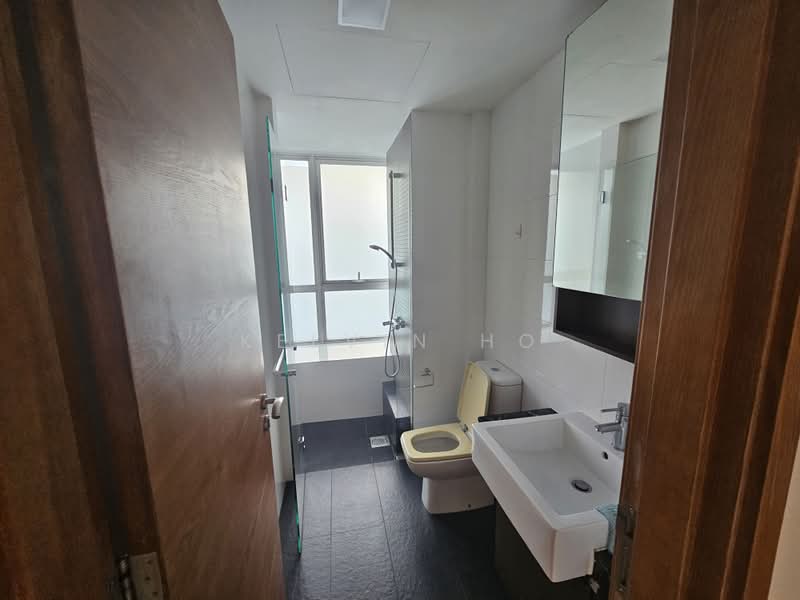 The Parc Condominium, 15 West Coast Walk, Room Rental, 120 sqft, Condominium For Rent, by Kelvin Ho, 500198970 - Bathroom - PropertyGuru.com.sg