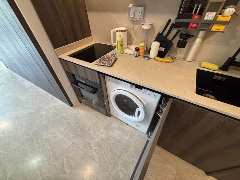 The Reef at King's Dock, 6 Harbourfront Avenue, 1 Bedroom, 538 sqft, Condominium For Sale, by Sky Toh, 500198972 - Kitchen - PropertyGuru.com.sg