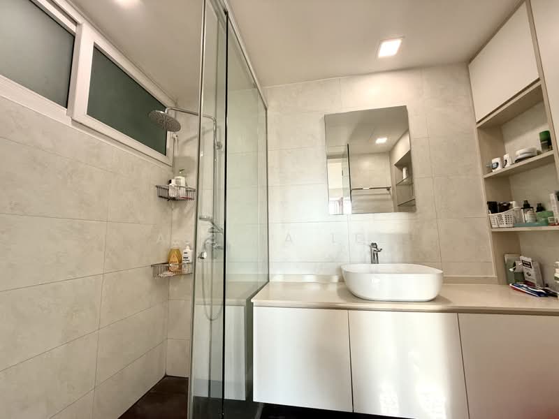 Edelweiss Park Condo, 86 Flora Road, 3 Bedrooms, 1,055 sqft, Condominium For Rent, by Aretha Lee, 500198978 - Bathroom - PropertyGuru.com.sg