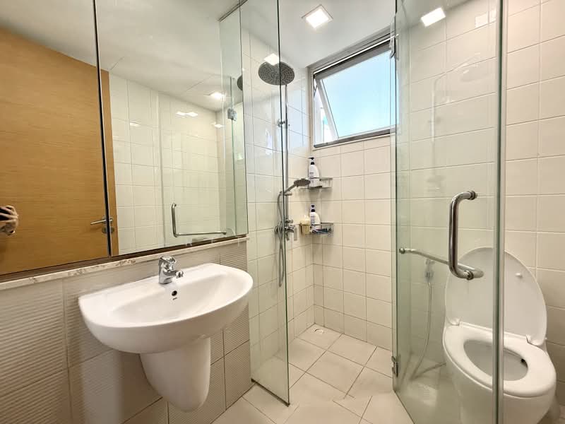 Edelweiss Park Condo, 86 Flora Road, 3 Bedrooms, 1,055 sqft, Condominium For Rent, by Aretha Lee, 500198978 - Bathroom - PropertyGuru.com.sg