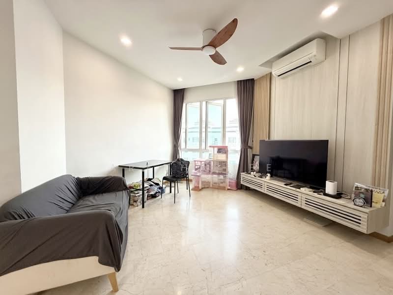 Edelweiss Park Condo, 86 Flora Road, 3 Bedrooms, 1,055 sqft, Condominium For Rent, by Aretha Lee, 500198978 - Living Room - PropertyGuru.com.sg