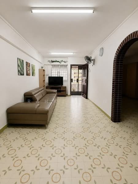 491 Jurong West Avenue 1, 491 Jurong West Avenue 1, 2 Bedrooms, 700 sqft, HDB Flat For Rent, by Rahat Khan, 500198984 - Living Room - PropertyGuru.com.sg