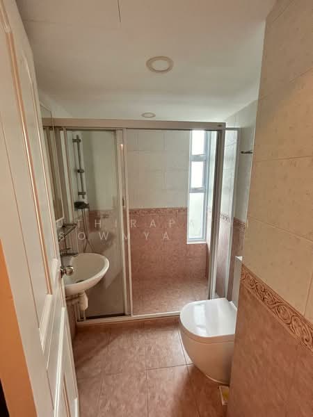 Pandan Valley, 3 Pandan Valley, 2 Bedrooms, 1,313 sqft, Condominium For Rent, by Uthirapathi Sowmya (Sowmya), 500198989 - Bathroom - PropertyGuru.com.sg