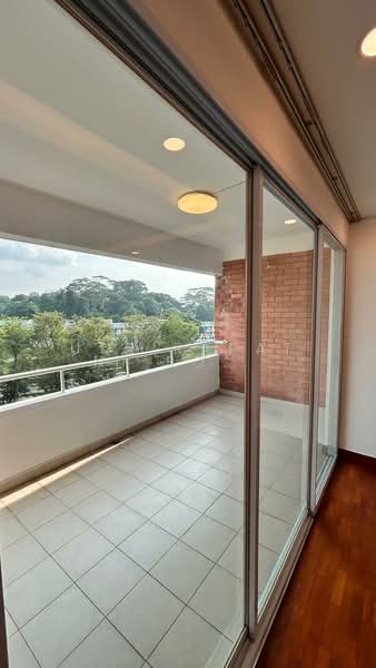 Pandan Valley, 3 Pandan Valley, 2 Bedrooms, 1,313 sqft, Condominium For Rent, by Uthirapathi Sowmya (Sowmya), 500198989 - Balcony - PropertyGuru.com.sg