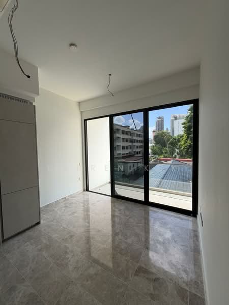 35 Gilstead, 35 Gilstead Road, 2 Bedrooms, 700 sqft, Apartment For Rent, by Darren Kek, 500198992 - Balcony - PropertyGuru.com.sg