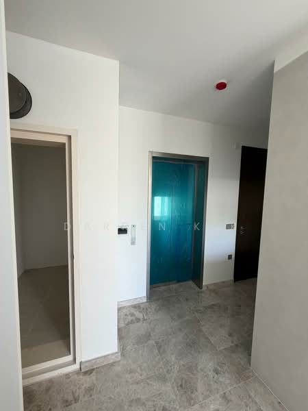 35 Gilstead, 35 Gilstead Road, 2 Bedrooms, 700 sqft, Apartment For Rent, by Darren Kek, 500198992 - Entrance - PropertyGuru.com.sg