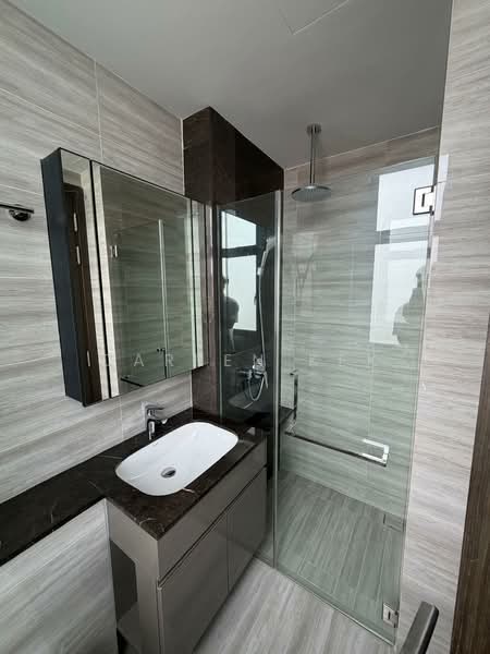 35 Gilstead, 35 Gilstead Road, 2 Bedrooms, 700 sqft, Apartment For Rent, by Darren Kek, 500198992 - Bathroom - PropertyGuru.com.sg