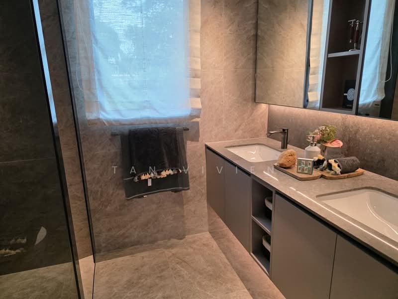 Dunearn House, 760 Dunearn Road, 4 Bedrooms, 1,378 sqft, Condominium For Sale, by Tan Vivien, 500198995 - Bathroom- Jack & Jill  - PropertyGuru.com.sg