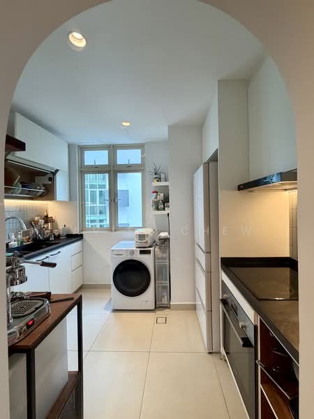 Ewe Boon Regent, 31 Ewe Boon Road, 2 Bedrooms, 850 sqft, Condominium For Sale, by Javier Chew, 500199002 - Kitchen - PropertyGuru.com.sg
