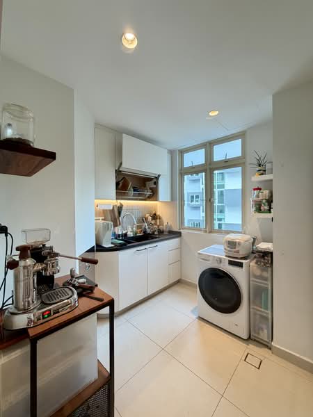 Ewe Boon Regent, 31 Ewe Boon Road, 2 Bedrooms, 850 sqft, Condominium For Sale, by Javier Chew, 500199002 - Kitchen - PropertyGuru.com.sg
