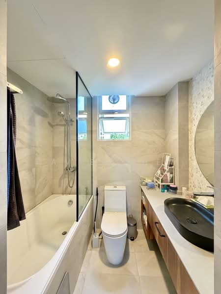 Ewe Boon Regent, 31 Ewe Boon Road, 2 Bedrooms, 850 sqft, Condominium For Sale, by Javier Chew, 500199002 - Bathroom - PropertyGuru.com.sg