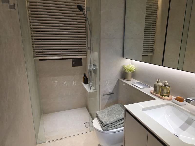 Dunearn House, 760 Dunearn Road, 2 Bedrooms, 667 sqft, Condominium For Sale, by Tan Vivien, 500199004 - Bathroom - PropertyGuru.com.sg