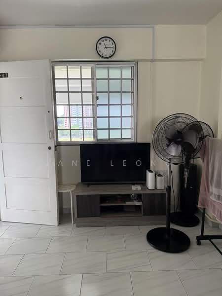 304 Shunfu Road, 304 Shunfu Road, 2 Bedrooms, 721 sqft, HDB Flat For Rent, by Jane Leong, 500199014 - Living Room - PropertyGuru.com.sg