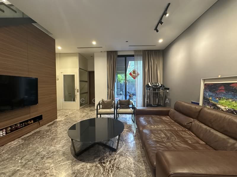 Meng Suan Road, Meng Suan Road, 6 Bedrooms, 3,950 sqft, Terraced House For Sale, by Nicole Chia, 500199040 - Living Room - PropertyGuru.com.sg