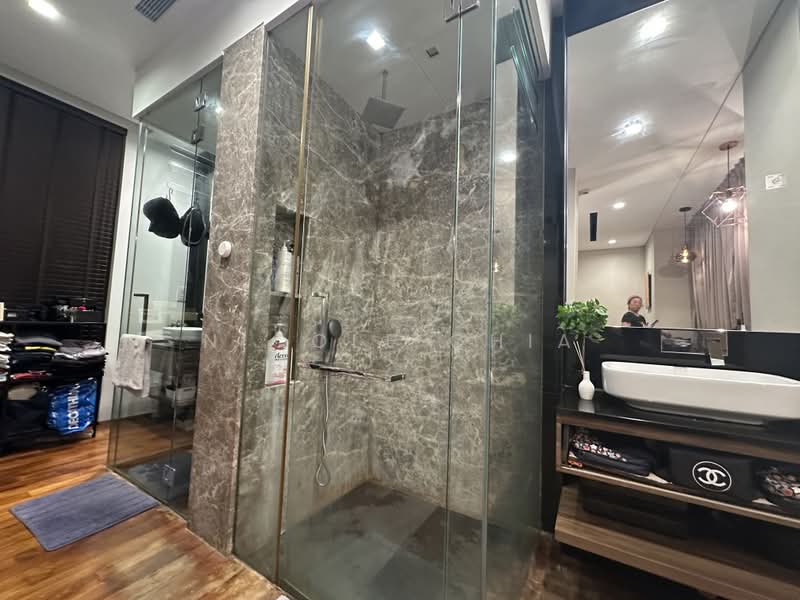 Meng Suan Road, Meng Suan Road, 6 Bedrooms, 3,950 sqft, Terraced House For Sale, by Nicole Chia, 500199040 - Bathroom - PropertyGuru.com.sg