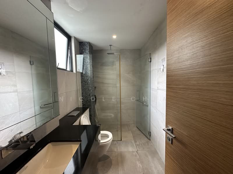 Meng Suan Road, Meng Suan Road, 6 Bedrooms, 3,950 sqft, Terraced House For Sale, by Nicole Chia, 500199040 - Bathroom - PropertyGuru.com.sg