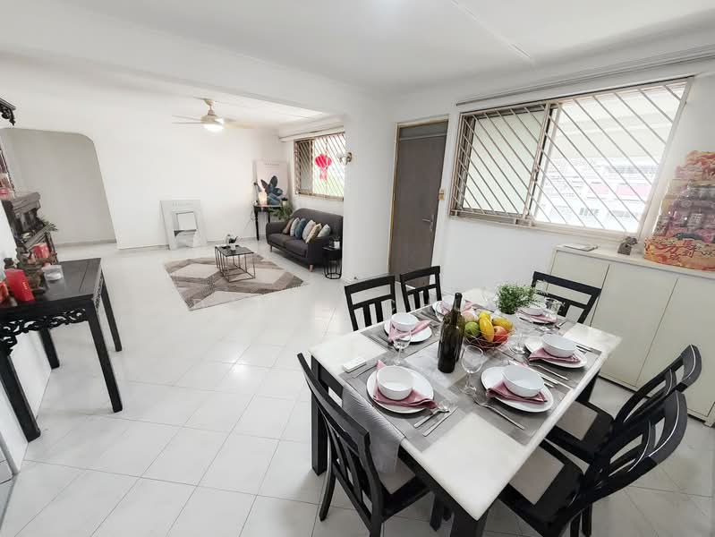 144 Bishan Street 12, 144 Bishan Street 12, 3 Bedrooms, 1,119 sqft, HDB Flat For Sale, by David Chun, 500199075 - Living Room - PropertyGuru.com.sg