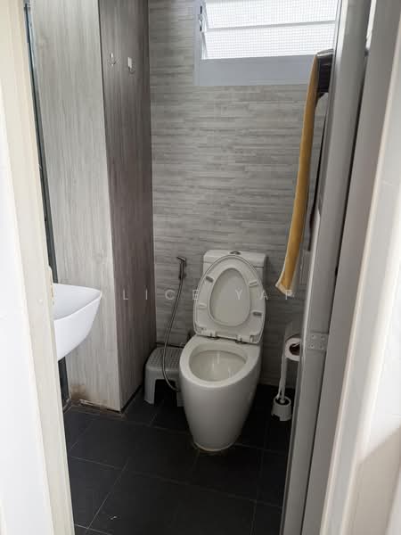 Lor limau, Lor limau, Room Rental, 150 sqft, HDB Flat For Rent, by Alice Yap, 500199076 - Bathroom - PropertyGuru.com.sg