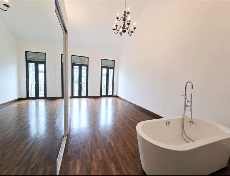 Delicious Joo Chiat/ Everitt Near Park, Lor Changi, Joo Chiat Road, 2 Bedrooms, 1,575 sqft, Conservation House For Rent, by Susan Prior, 500199089 - Bathroom - PropertyGuru.com.sg