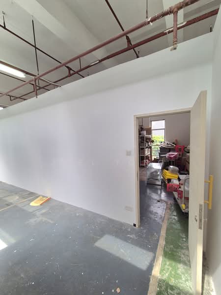 good sized store for rent! no gst!, no gst! rent cover utility bills! high ceiling! suits store!, 370 sqft, Light Industrial (B1) For Rent, by Joel Yong, 500199090 - CommercialGuru.com.sg