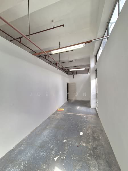 good sized store for rent! no gst!, no gst! rent cover utility bills! high ceiling! suits store!, 370 sqft, Light Industrial (B1) For Rent, by Joel Yong, 500199090 - CommercialGuru.com.sg