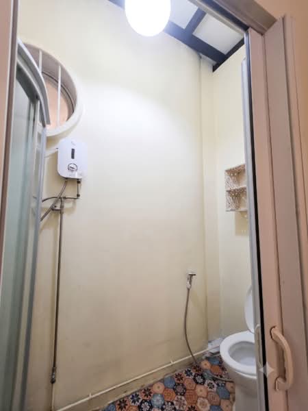 Rangoon View, 223 Rangoon Road, Room Rental, 200 sqft, Apartment For Rent, by Amy Zeng 房姐姐, 500199098 - Bathroom - PropertyGuru.com.sg