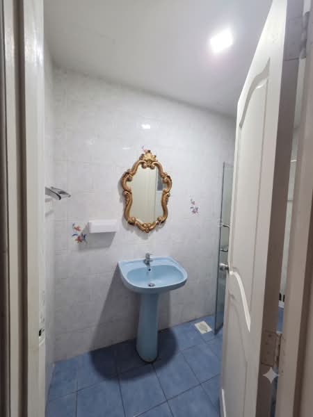 Rangoon View, 223 Rangoon Road, Room Rental, 200 sqft, Apartment For Rent, by Amy Zeng 房姐姐, 500199098 - Bathroom - PropertyGuru.com.sg