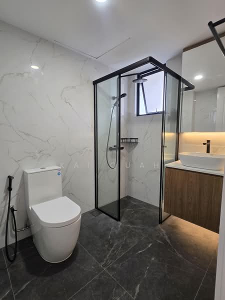 Open House this weekend - Newly Reno Freehold Corner Terrace with Wide Frontage, Minaret, 5 Bedrooms, 3,200 sqft, Corner Terrace For Sale, by Kai Quah, 500199099 - Bathroom - PropertyGuru.com.sg