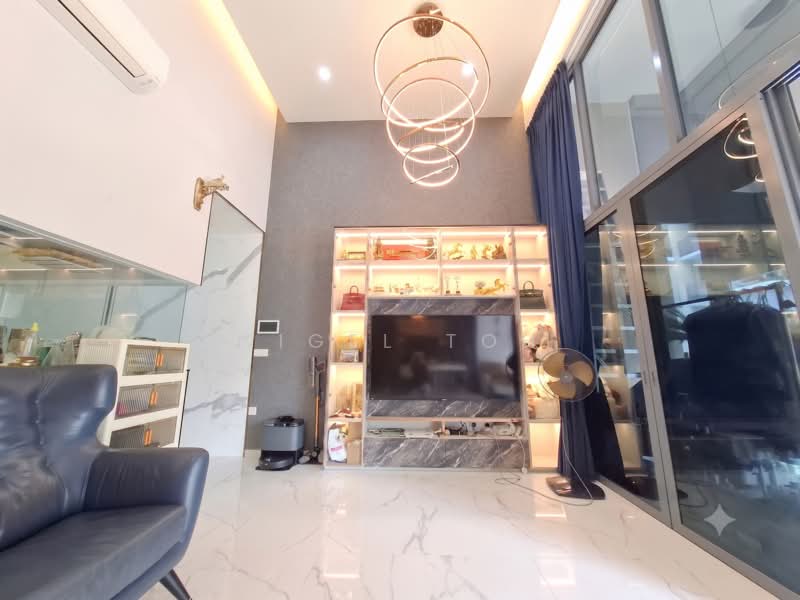The Lilium, 33 How Sun Road, 4 Bedrooms, 1,356 sqft, Condominium For Sale, by Nigel Toh, 500199134 - Living Room - PropertyGuru.com.sg
