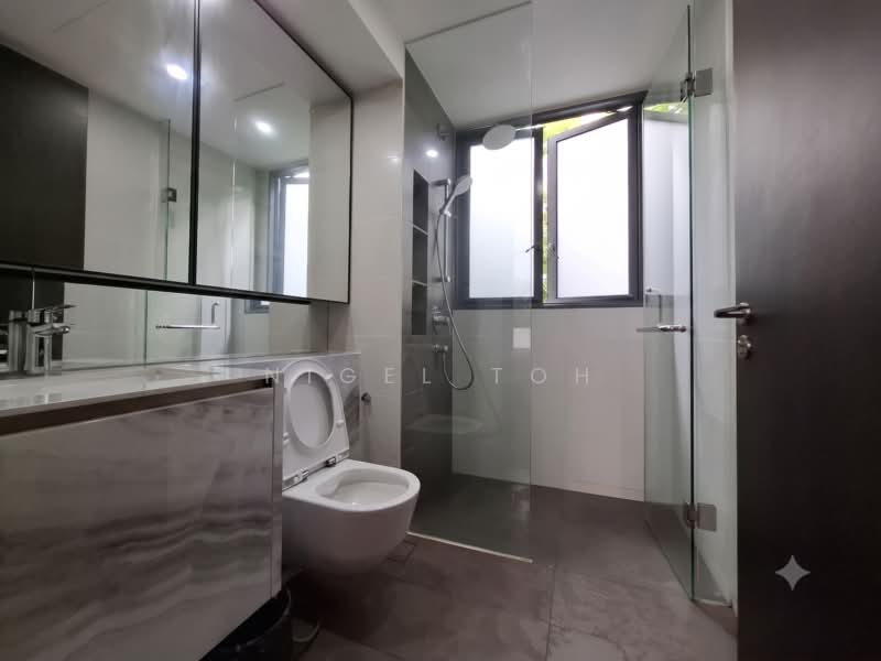 The Lilium, 33 How Sun Road, 4 Bedrooms, 1,356 sqft, Condominium For Sale, by Nigel Toh, 500199134 - Bathroom - PropertyGuru.com.sg