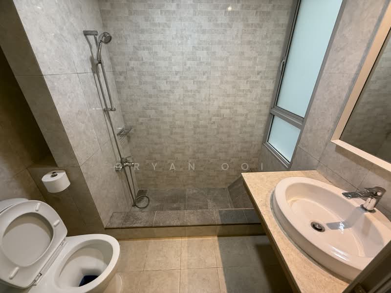 The Lakeshore, 31 Jurong West Street 41, Room Rental, 100 sqft, Condominium For Rent, by Bryan Ooi, 500199151 - Bathroom - PropertyGuru.com.sg
