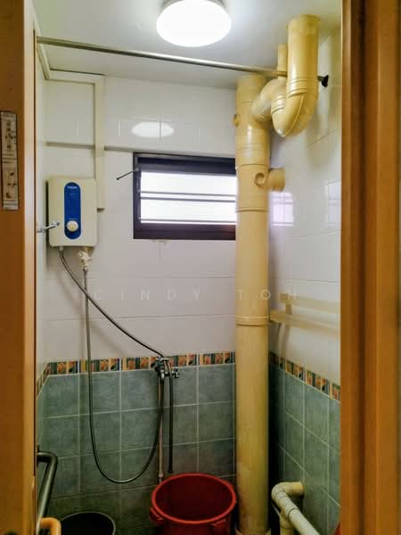 68 Geylang Bahru, 68 Geylang Bahru, 2 Bedrooms, 818 sqft, HDB Flat For Sale, by Cindy Toh, 500199166 - Bathroom - PropertyGuru.com.sg