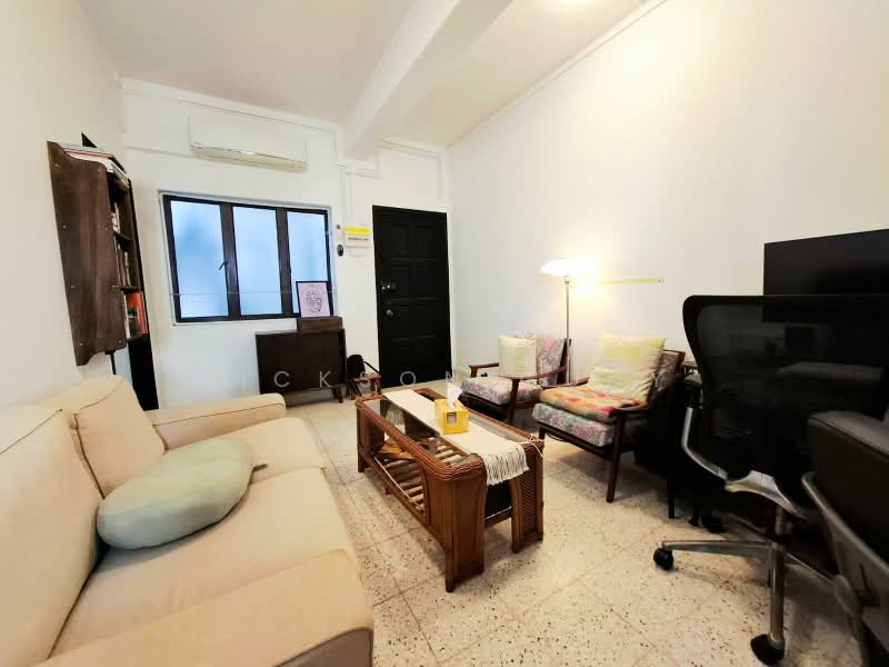 Rare Private Walk up 1 bedroom apartment for rent! 012, , 1 Bedroom, 527 sqft, Walk-up Apartment For Rent, by Nickson Guay, 500199167 - Living Room - PropertyGuru.com.sg