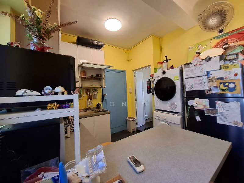 Rare Private Walk up 1 bedroom apartment for rent! 012, , 1 Bedroom, 527 sqft, Walk-up Apartment For Rent, by Nickson Guay, 500199167 - Kitchen - PropertyGuru.com.sg