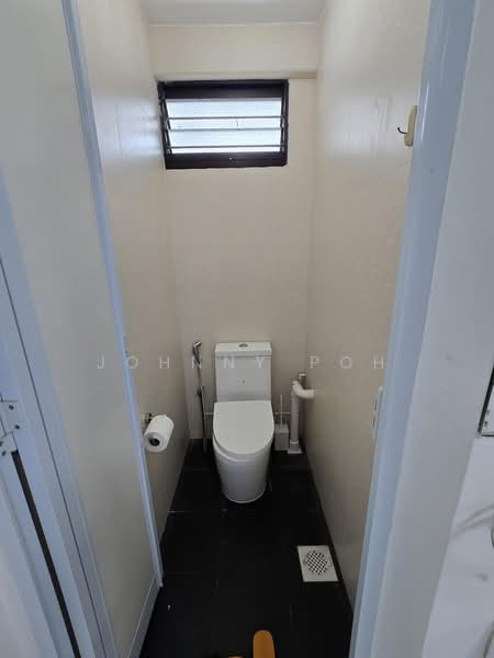 164 Stirling Road, 164 Stirling Road, 2 Bedrooms, 710 sqft, HDB Flat For Rent, by Johnny Poh, 500199169 - Bathroom - PropertyGuru.com.sg
