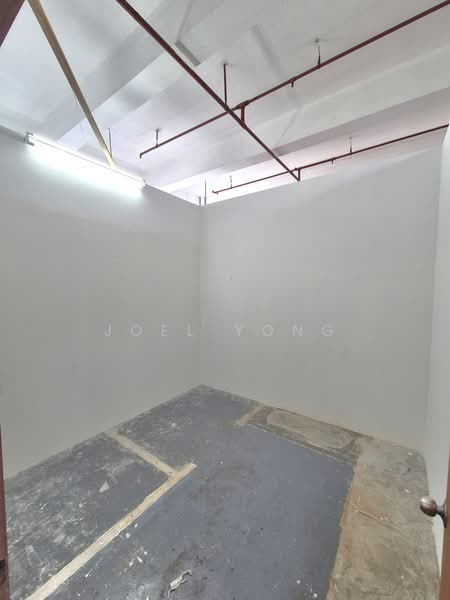 own door window unit high ceiling for rent!, store packing logistics e-commerce!, 1,288 sqft, Light Industrial (B1) For Rent, by Joel Yong, 500199173 - CommercialGuru.com.sg