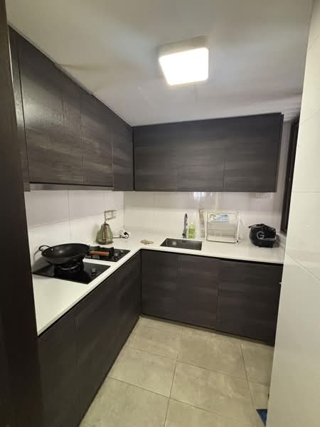 Sims Urban Oasis, 4 Sims Drive, 3 Bedrooms, 1,023 sqft, Condominium For Rent, by Philip Chong, 500199183 - Kitchen - PropertyGuru.com.sg