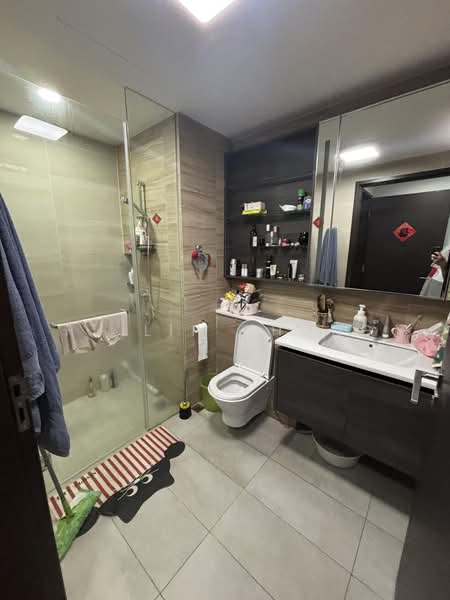 Sims Urban Oasis, 4 Sims Drive, 3 Bedrooms, 1,023 sqft, Condominium For Rent, by Philip Chong, 500199183 - Bathroom - PropertyGuru.com.sg