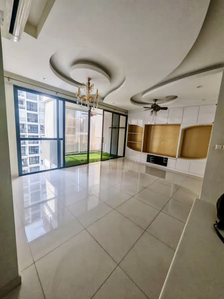 Twin Waterfalls, 100 Punggol Walk, 3 Bedrooms, 1,109 sqft, Executive Condominium For Rent, by Yvone Wee 黄惠霞, 500199198 - Living Room - PropertyGuru.com.sg