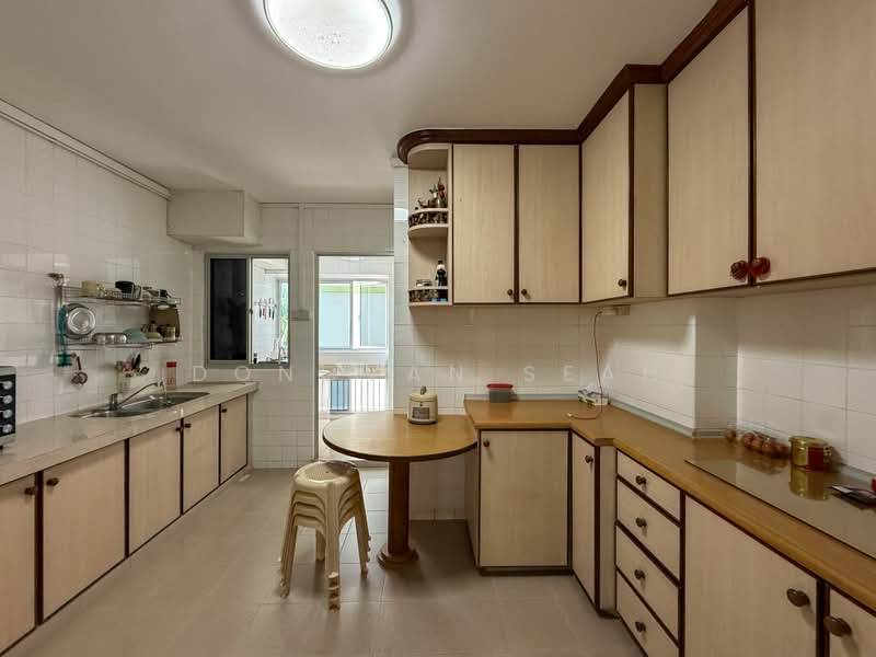 745 Pasir Ris Street 71, 745 Pasir Ris Street 71, 4 Bedrooms, 1,367 sqft, HDB Flat For Sale, by Donovan Seah, 500199200 - Kitchen - PropertyGuru.com.sg