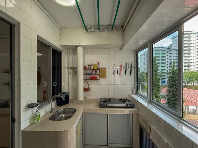 745 Pasir Ris Street 71, 745 Pasir Ris Street 71, 4 Bedrooms, 1,367 sqft, HDB Flat For Sale, by Donovan Seah, 500199200 - Kitchen - PropertyGuru.com.sg