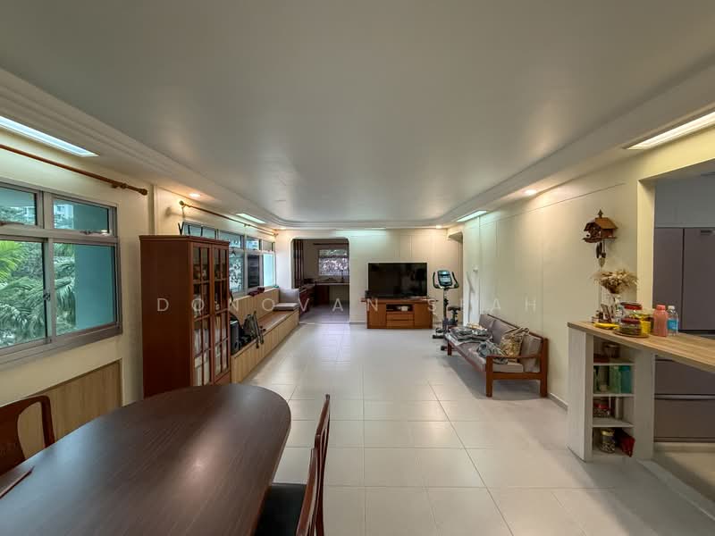 745 Pasir Ris Street 71, 745 Pasir Ris Street 71, 4 Bedrooms, 1,367 sqft, HDB Flat For Sale, by Donovan Seah, 500199200 - Living Room - PropertyGuru.com.sg