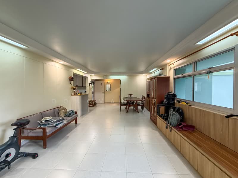 745 Pasir Ris Street 71, 745 Pasir Ris Street 71, 4 Bedrooms, 1,367 sqft, HDB Flat For Sale, by Donovan Seah, 500199200 - Living Room - PropertyGuru.com.sg