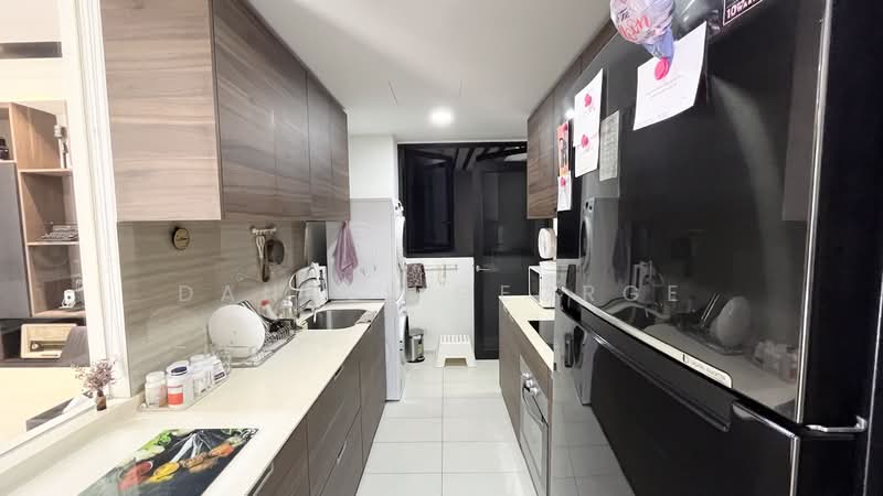Lush Acres, 3 Fernvale Close, 3 Bedrooms, 1,055 sqft, Executive Condominium For Sale, by Dannel George, 500199204 - Kitchen - PropertyGuru.com.sg