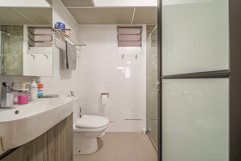 228A Ang Mo Kio Street 23, 228A Ang Mo Kio Street 23, 3 Bedrooms, 1,033 sqft, HDB Flat For Sale, by Lin Ming Yao 林明尧, 500199219 - Bathroom - PropertyGuru.com.sg